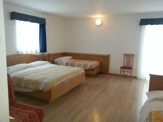 Üç Kişilik Oda, Dağ Manzaralı