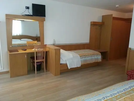 Üç Kişilik Oda, Dağ Manzaralı