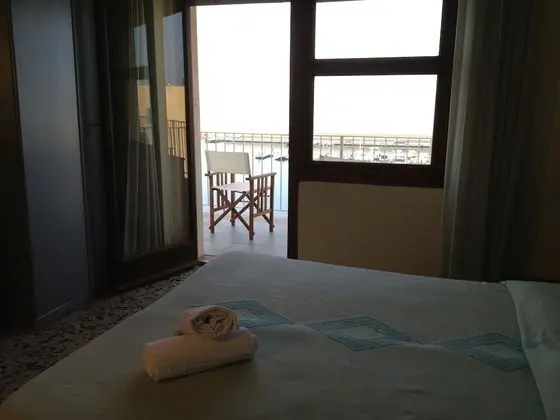 Üç Kişilik Oda