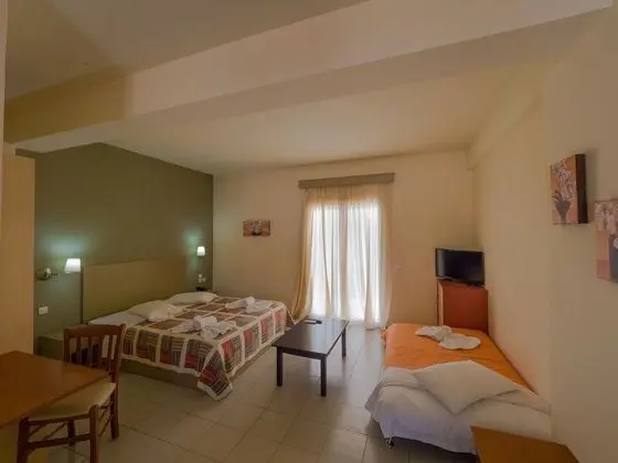 Stüdyo, Bahçe Manzaralı