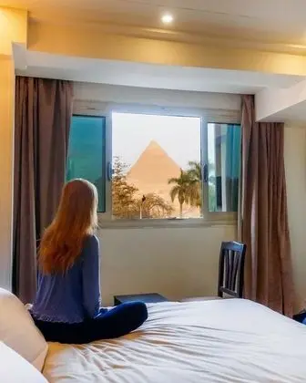 Deluxe Tek Büyük veya İki Ayrı Yataklı Oda (Pyramid View)