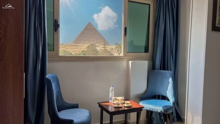 Deluxe Tek Büyük veya İki Ayrı Yataklı Oda (Pyramid View)