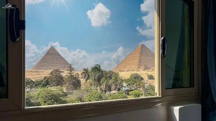 Deluxe Tek Büyük veya İki Ayrı Yataklı Oda (Pyramid View)