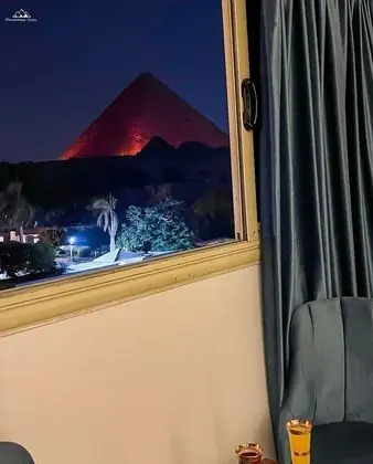 Deluxe Tek Büyük veya İki Ayrı Yataklı Oda (Pyramid View)
