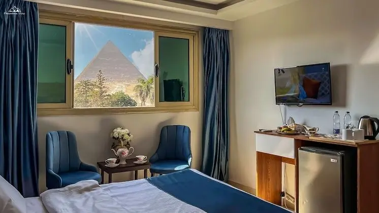 Deluxe Tek Büyük veya İki Ayrı Yataklı Oda (Pyramid View)
