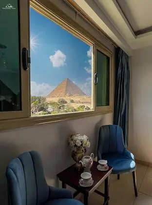 Deluxe Tek Büyük veya İki Ayrı Yataklı Oda (Pyramid View)