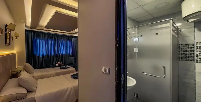 Deluxe Tek Büyük veya İki Ayrı Yataklı Oda (Pyramid View)
