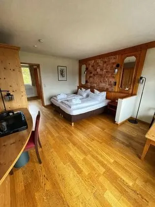 Deluxe Tek Büyük Yataklı Oda, Balkon, Göl Manzaralı