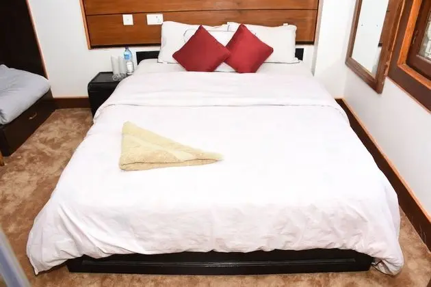 Deluxe Tek Büyük Yataklı Oda, Sigara İçilebilir, Dağ Manzaralı