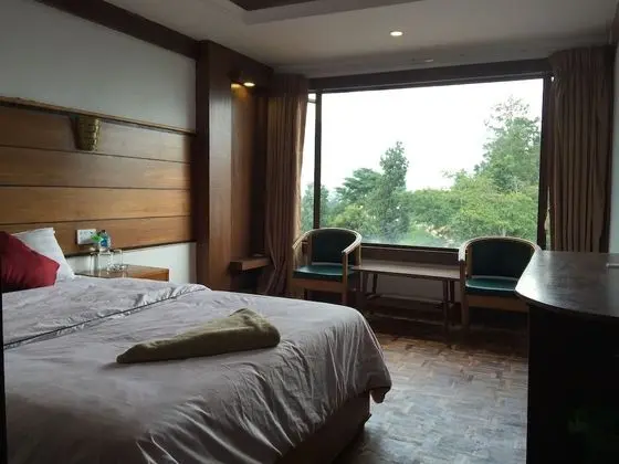 Deluxe Tek Büyük Yataklı Oda, Sigara İçilebilir, Dağ Manzaralı
