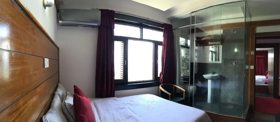 Deluxe Tek Büyük Yataklı Oda, Sigara İçilebilir, Dağ Manzaralı