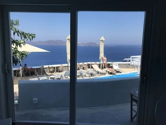 Süit, Havuz Manzaralı (Caldera View)