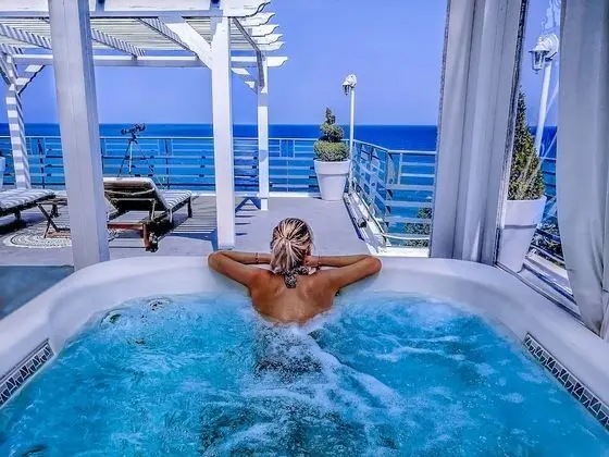 Master Sky Suite with Outdoor Hot Tub and Sauna - Sea View