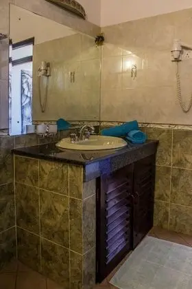 Deluxe Üç Kişilik Oda, Deniz Manzaralı
