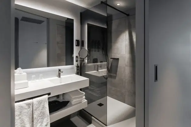 Monochrome Room