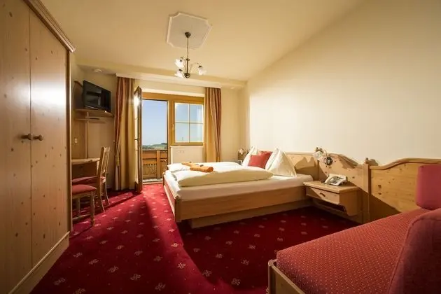 Panoramic Oda (or Nature Room)