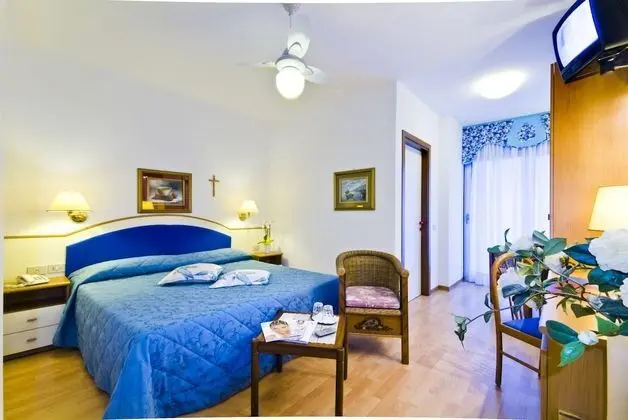 Standard Üç Kişilik Oda