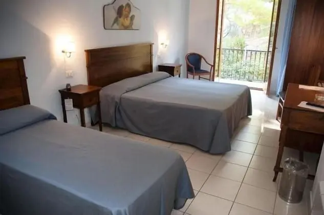 Standard Üç Kişilik Oda