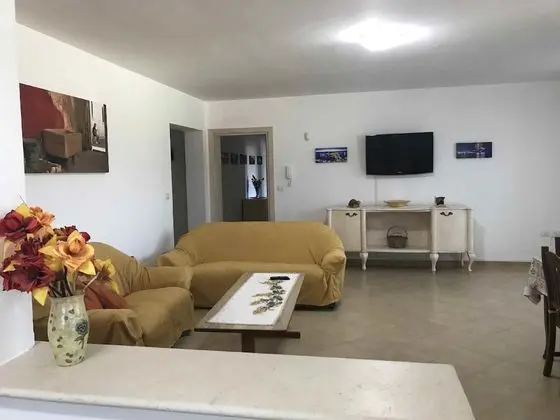 Villa (5 Bedrooms)