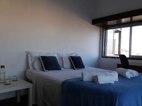 Tek Büyük Yataklı Oda, Ortak Banyo (3)