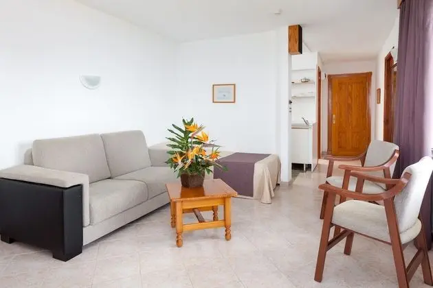 Apart Daire, Dağ Manzaralı (2 adults and 2 children)
