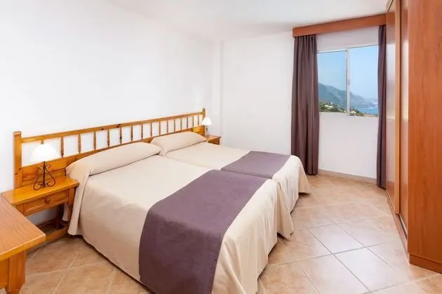Apart Daire, Dağ Manzaralı (2 adults and 2 children)