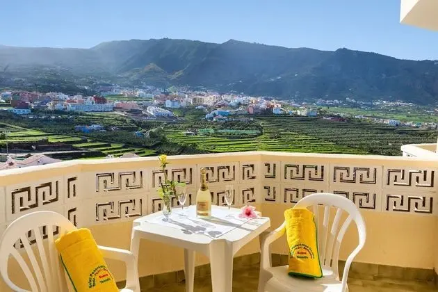 Apart Daire, Dağ Manzaralı (2 adults and 2 children)