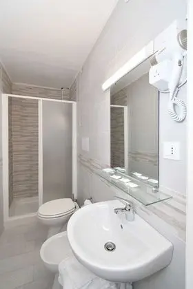 Standard Tek Büyük Yataklı Oda, Bahçe Manzaralı