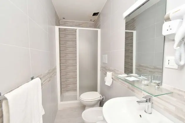 Standard Tek Büyük Yataklı Oda, Bahçe Manzaralı