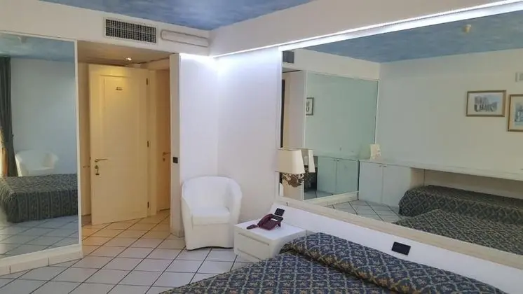 Üç Kişilik Oda