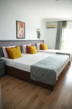 Triple, Şehir Manzaralı