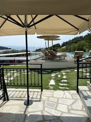 Classic Tek Büyük Yataklı Oda, Havuz Manzaralı, Bahçeli
