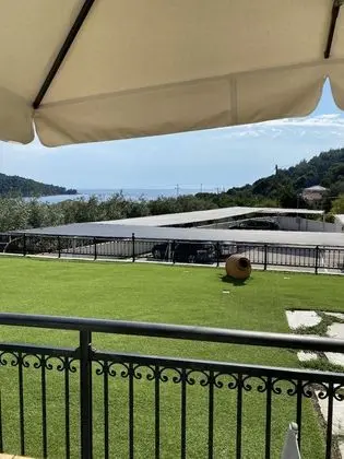 Classic Tek Büyük Yataklı Oda, Havuz Manzaralı, Bahçeli