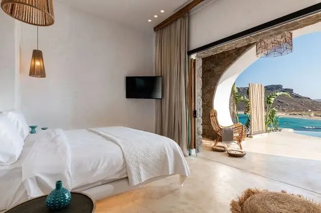 Premium Suite with Private Heated Pool Indoor Hot Tub and Sea View