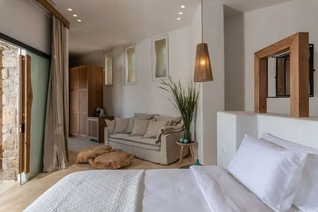 Premium Suite with Private Heated Pool Indoor Hot Tub and Sea View