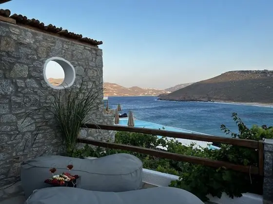 Superior One Bedroom Suite with Outdoor Hot Tub and Sea View