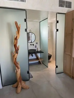 Superior One Bedroom Suite with Outdoor Hot Tub and Sea View