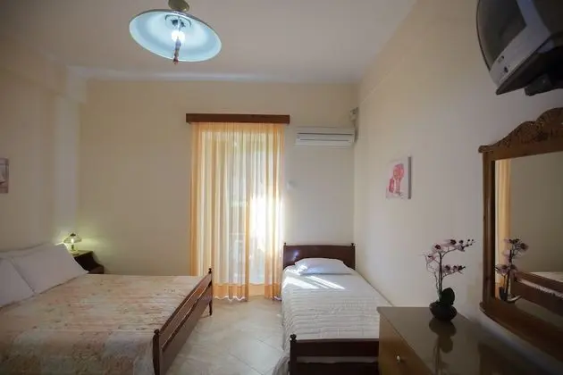 Üç Kişilik Oda, Bahçe Manzaralı