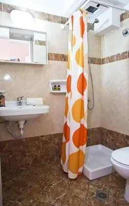 Üç Kişilik Oda, Bahçe Manzaralı