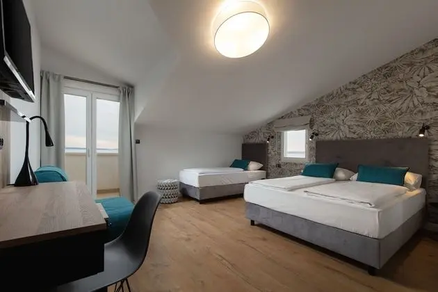 Üç Kişilik Oda, Balkon, Deniz Manzaralı