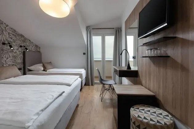 Üç Kişilik Oda, Balkon, Deniz Manzaralı