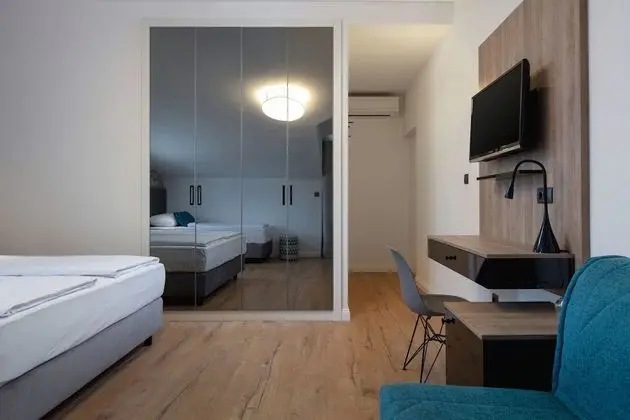 Üç Kişilik Oda, Balkon, Deniz Manzaralı