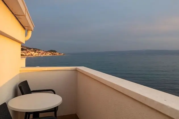 Üç Kişilik Oda, Balkon, Deniz Manzaralı