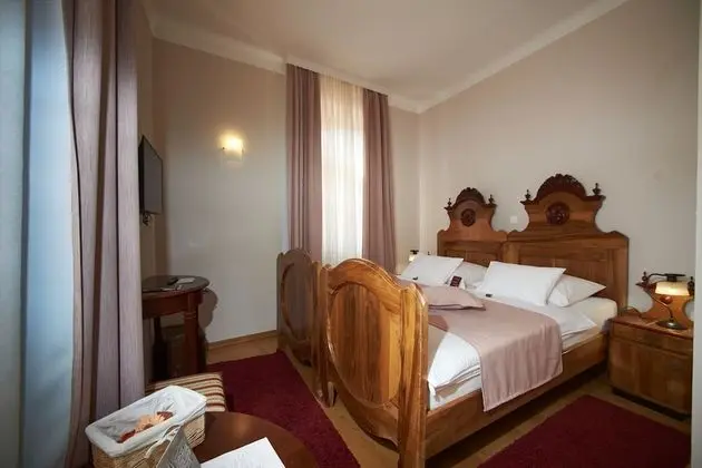 Tek Büyük Yataklı Oda (Retro)