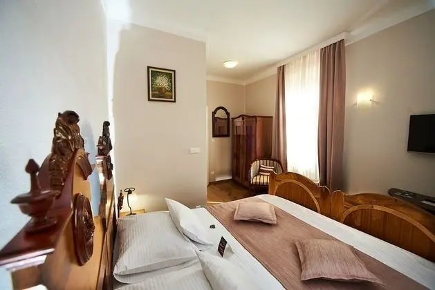 Tek Büyük Yataklı Oda (Retro)