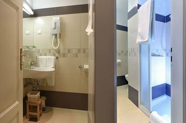 Tek Büyük Yataklı Oda (Retro)