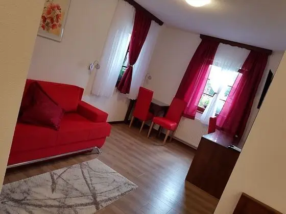 Deluxe Üç Kişilik Oda, Buzdolabı, Bahçe Manzaralı