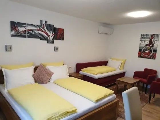 Deluxe Üç Kişilik Oda, Buzdolabı, Bahçe Manzaralı