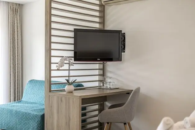 Comfort Oda, Balkon, Kısmi Deniz Manzaralı