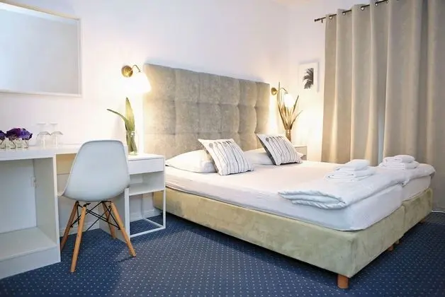 Tek Büyük veya İki Ayrı Yataklı Oda, Balkon